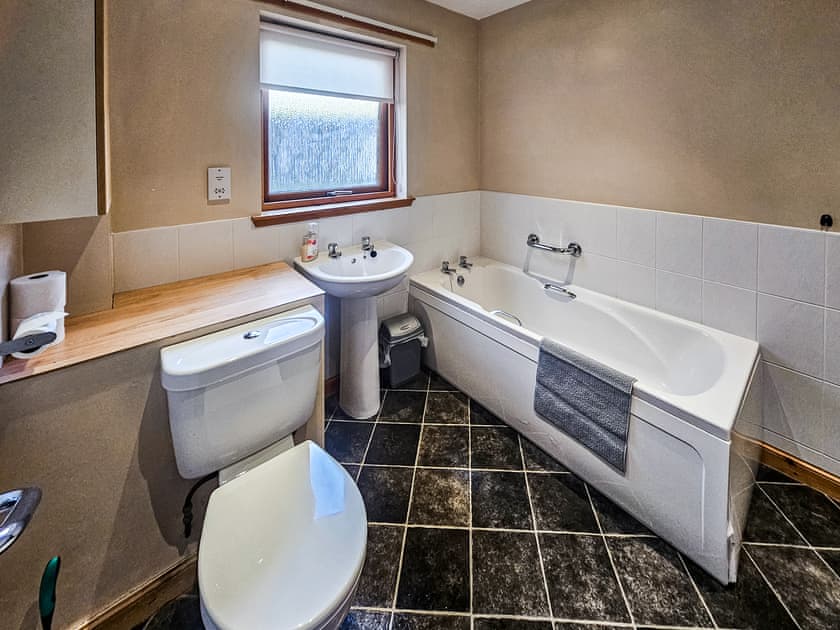 Bathroom | Clunymhore, Nethy Bridge