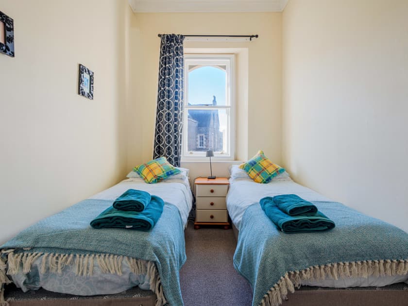 Twin bedroom | Pier View, Clevedon