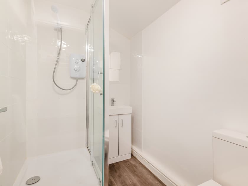 Bathroom | Homeleigh, Stroud