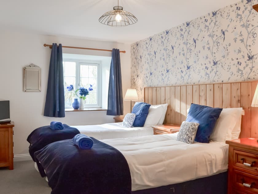Twin bedroom | River Cottage (Luxury) - Low Mill Farm Cottages, East Ayton near Scarborough