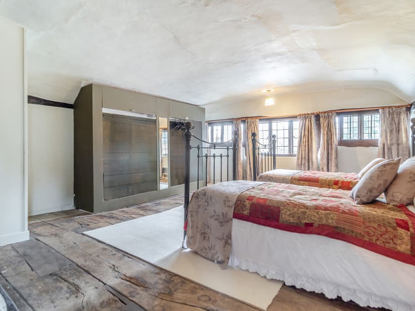 Twin bedroom | The Cottage, East Bergholt, near Colchester