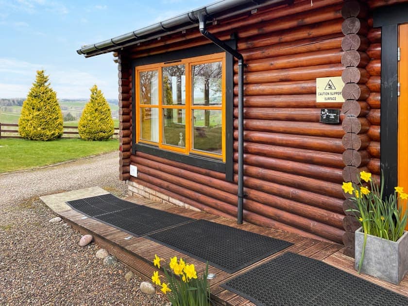 Exterior | Ashknowe Log Cabin - Duncrievie Log Cabins, Glenfarg