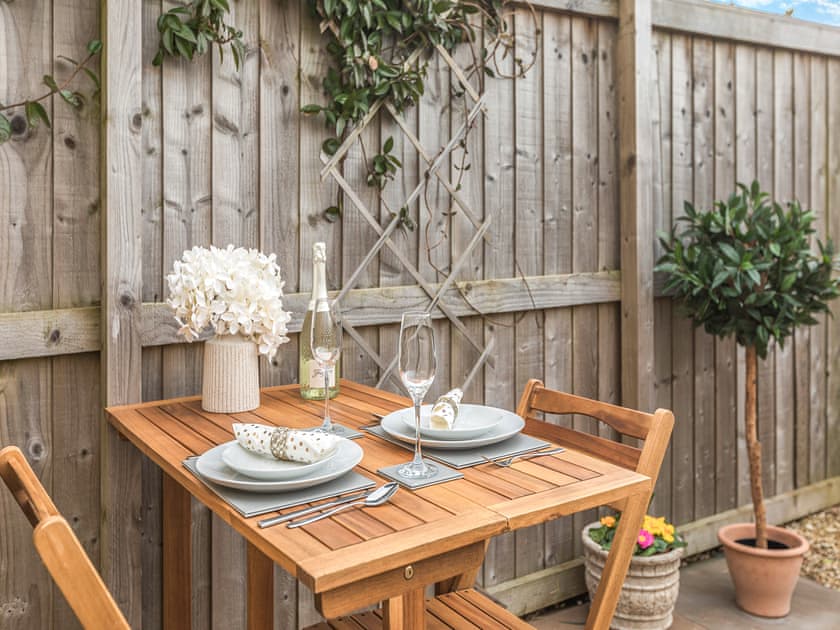 Outdoor | Brent Cottage - Burton Row, East Brent, near Weston-super-Mare