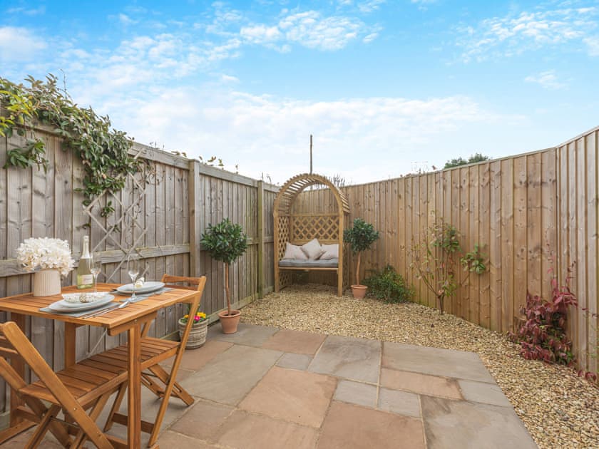 Outdoor | Brent Cottage - Burton Row, East Brent, near Weston-super-Mare
