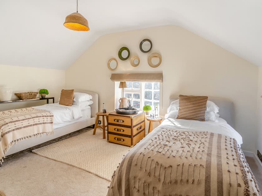 Twin bedroom | The Bluebell Country Inn, Glangrwyney Crickhowell