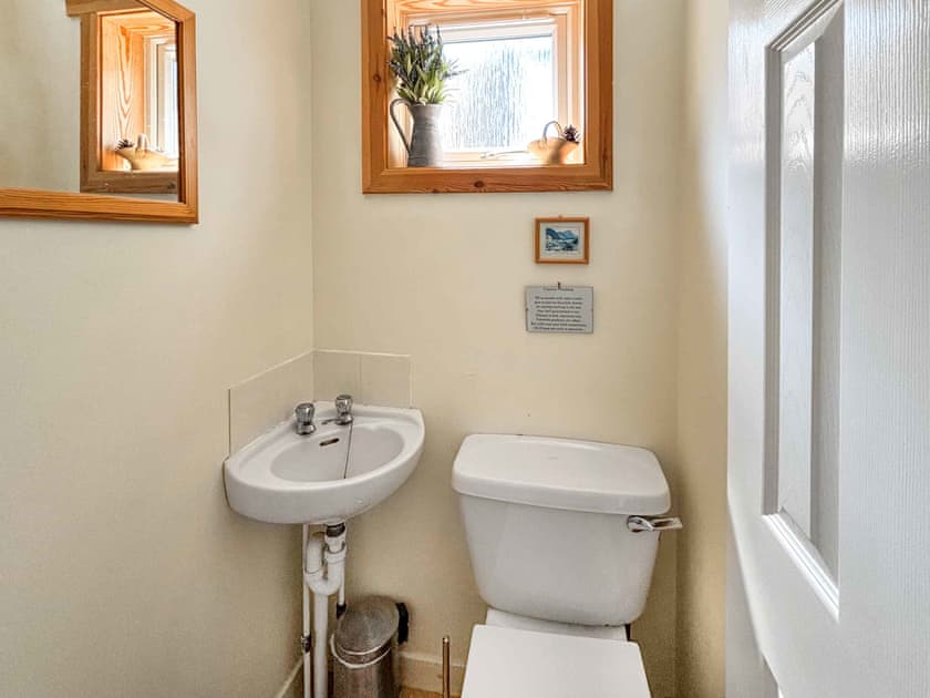 Bathroom | Tigh Nan Allt, Camserney, near Aberfeldy
