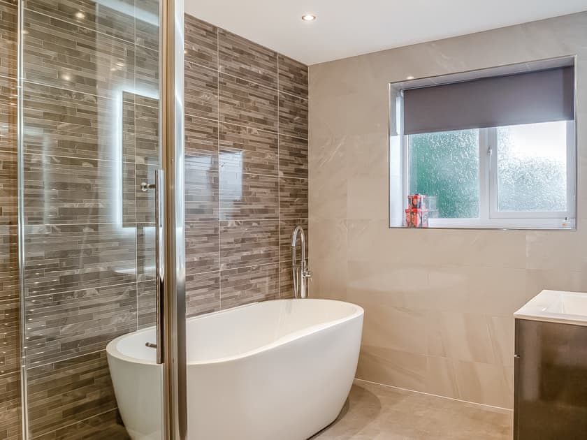 Bathroom | Gwel Y Castell - Salop Caravans, Harlech