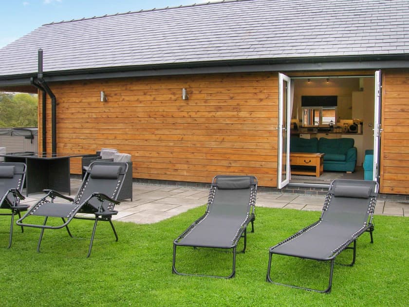 Outdoor | Woodland Lodge - Bryncoch Holidays, Hundred House, near Builth Wells