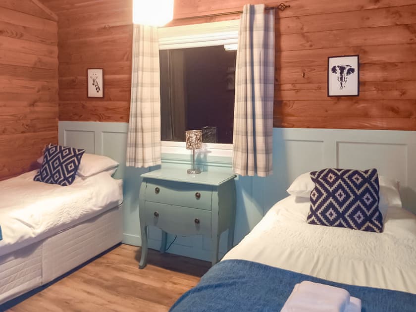 Twin bedroom | Grouse Lodge, Dunoon