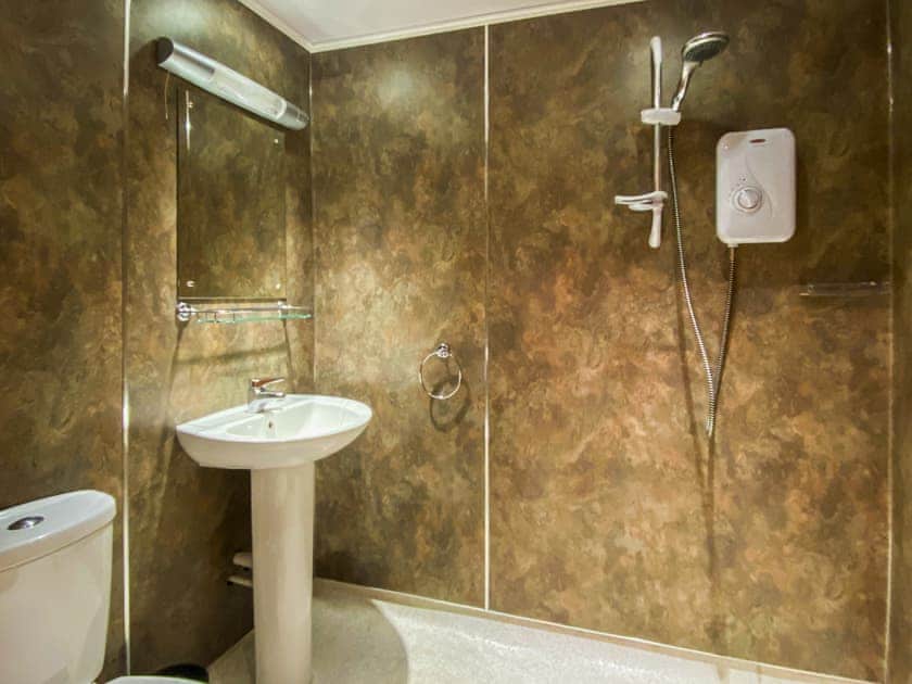 Downstairs wet room  | Brook House 2 - Brook House Cottage Holidays, Bassenthwaite