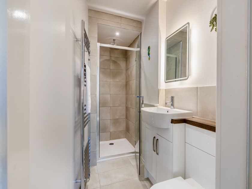Bathroom | Sand Dune - Eden Bay Serviced Apartments, Morecambe