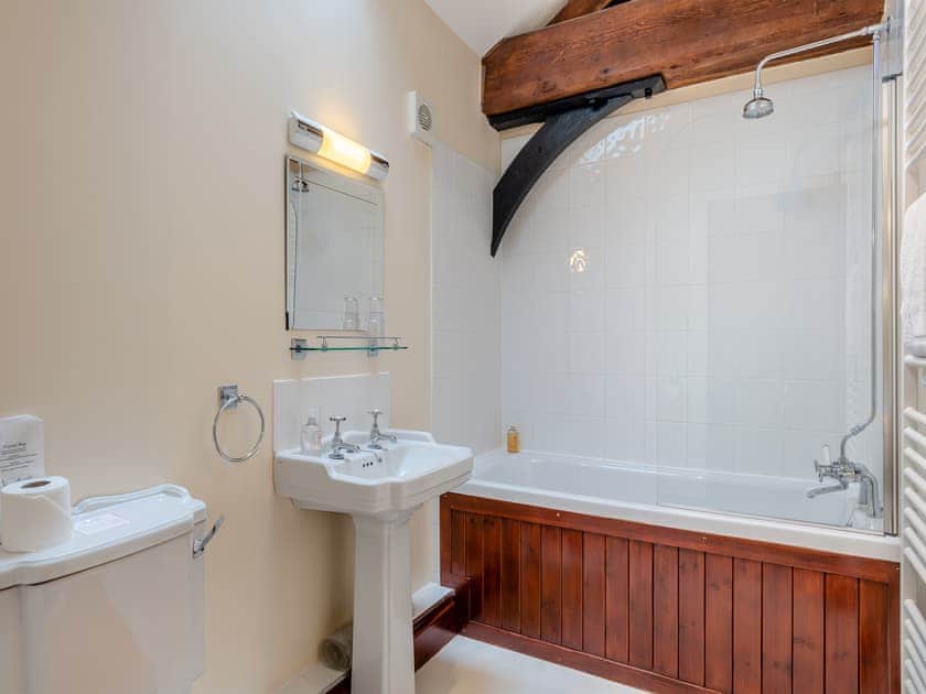 Bathroom | Kestrel Barn - Piggyback Barns, Sculthorpe, Fakenham