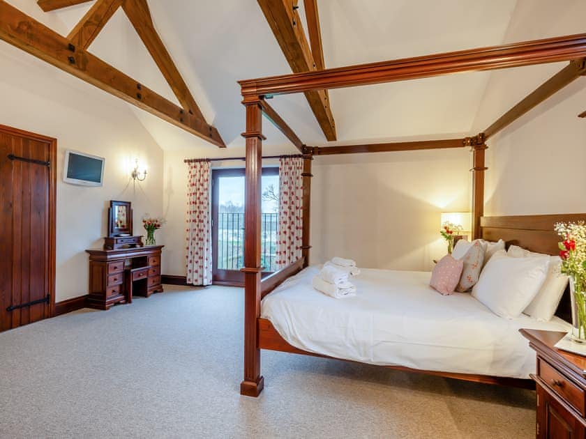Double bedroom | Woodpecker Barn - Piggyback Barns, Sculthorpe, Fakenham