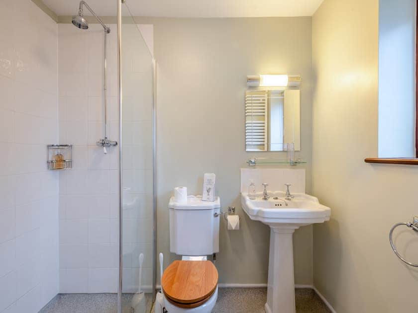 Bathroom | Woodpecker Barn - Piggyback Barns, Sculthorpe, Fakenham