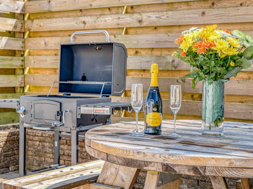 Outdoor eating area | The Farmhouse, St Austell