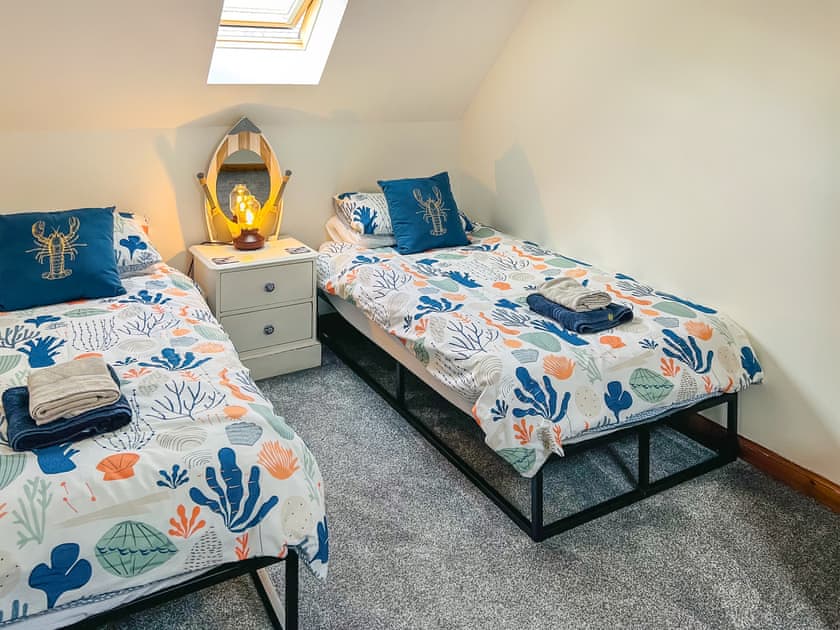 Twin bedroom | Seahaven Cottage, Portknockie