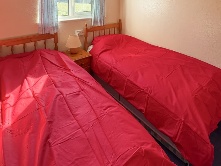 Twin bedroom | Eleven, Bude