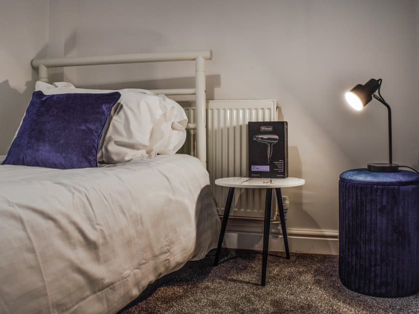 Single bedroom | Apartment 1 - The Old Clubhouse, Newsome, near Huddersfield