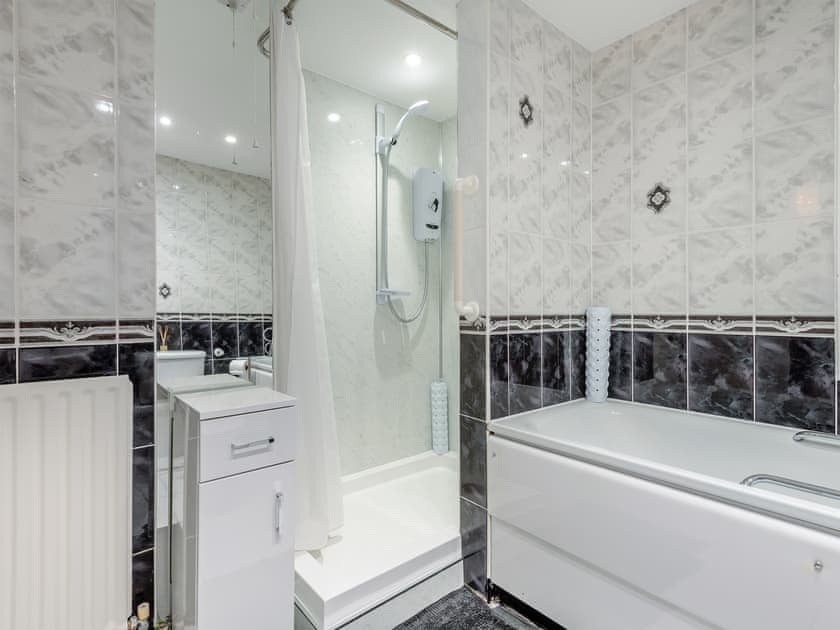 Bathroom | Tennay Cottage, Wareham