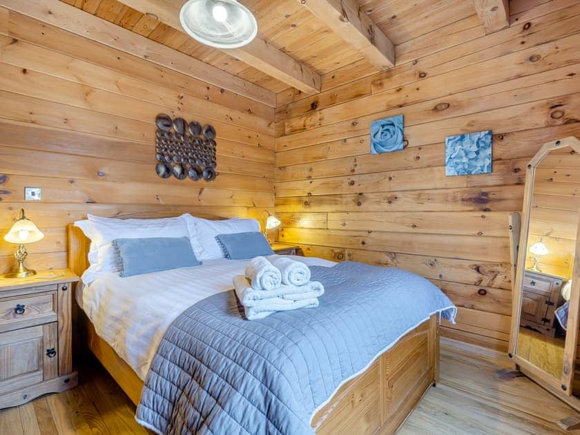 Double bedroom | Willow Lodge - Waterside Lodges, Keal Cotes