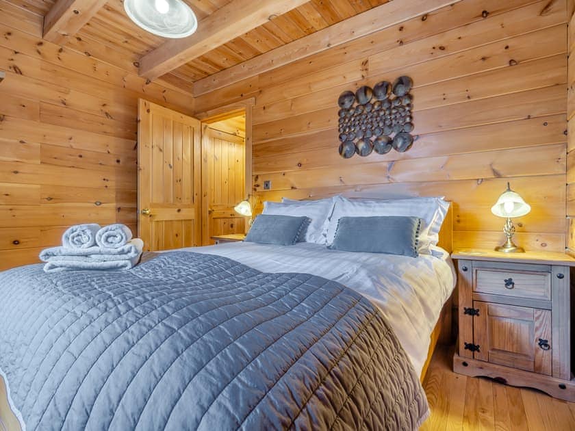 Double bedroom | Willow Lodge - Waterside Lodges, Keal Cotes