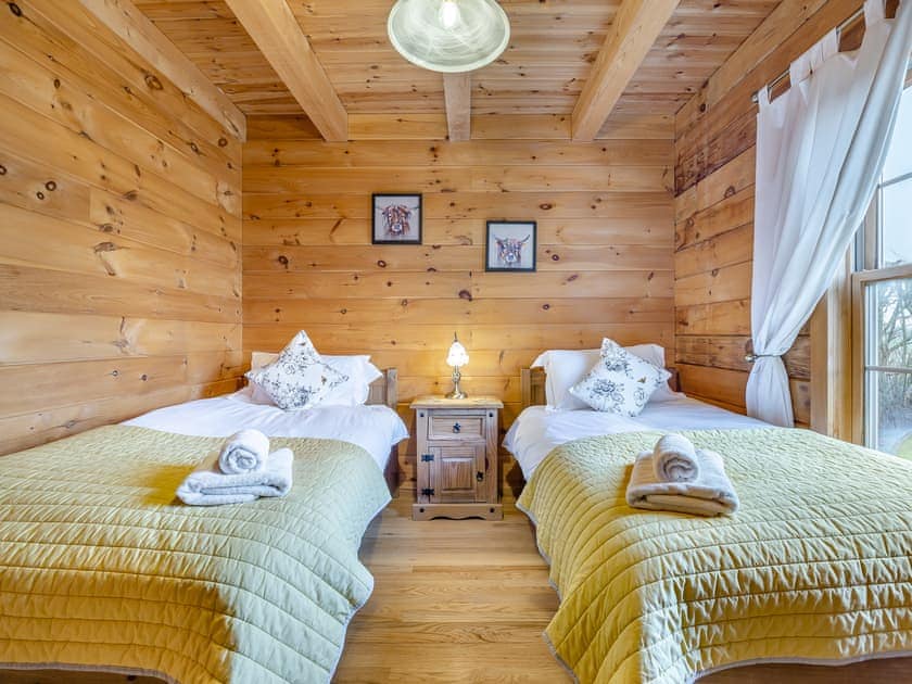 Twin bedroom | Willow Lodge - Waterside Lodges, Keal Cotes