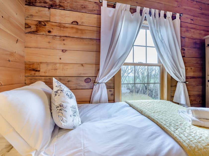 Twin bedroom | Willow Lodge - Waterside Lodges, Keal Cotes