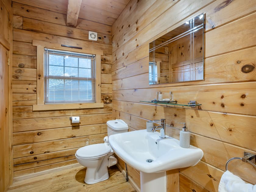 Bathroom | Willow Lodge - Waterside Lodges, Keal Cotes