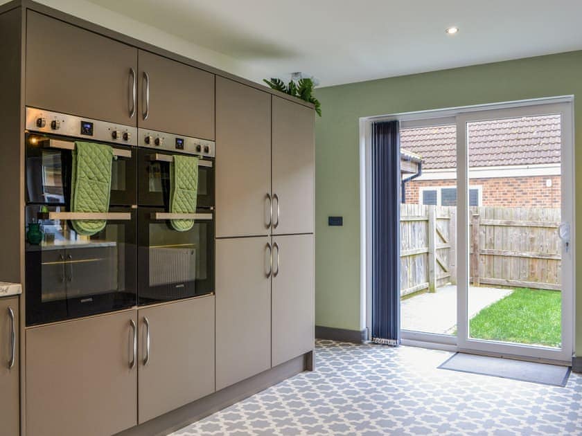 Kitchen | The Stables - Seats Hill Leisure Ltd, Great Hatfield, near Hornsea