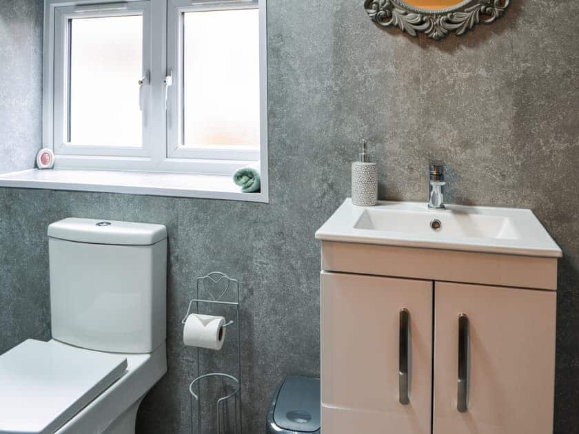 Bathroom | The Stables - Seats Hill Leisure Ltd, Great Hatfield, near Hornsea