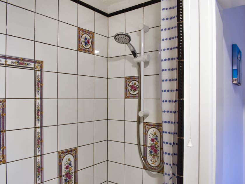 Bathroom | Culver Cottage - Fox Valley Cottages, Looe