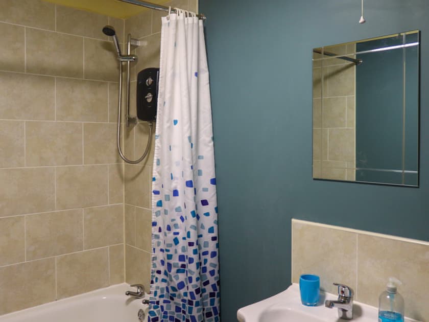 Bathroom | Gest Melyn - Black Rock Sands, Morfa Bychan nr Porthmadog