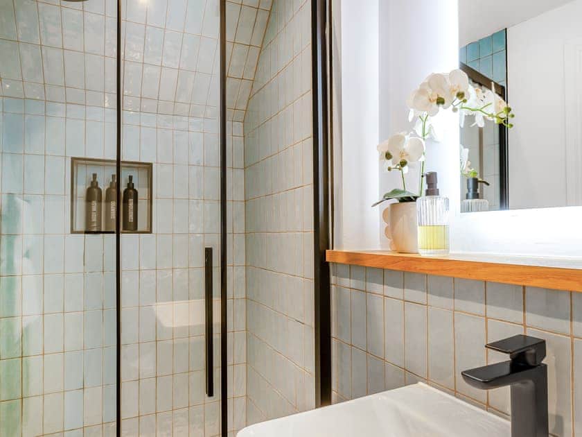 Bathroom | The Colleys, Lechlade, The Cotswolds
