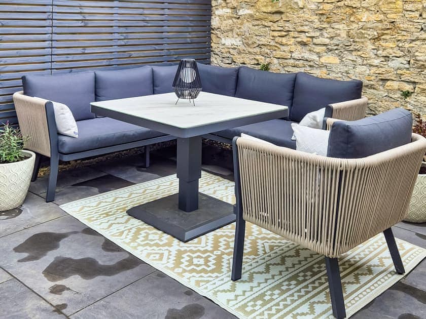 Outdoor | The Colleys, Lechlade, The Cotswolds