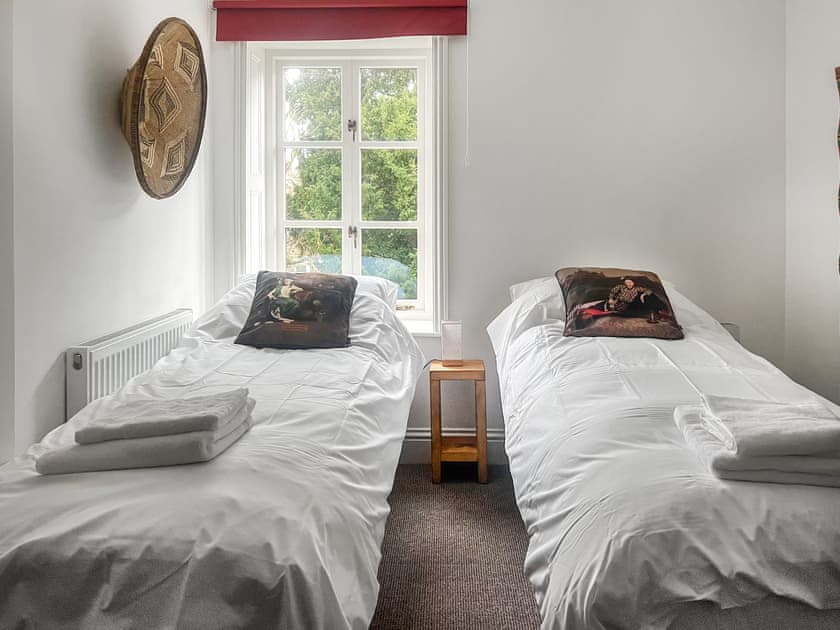 Twin bedroom | Cosy Cwtch, Hay-On-Wye