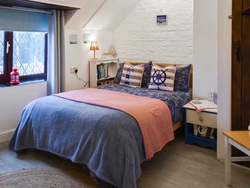 Double bedroom | Turning Tides Cottage, Scratby