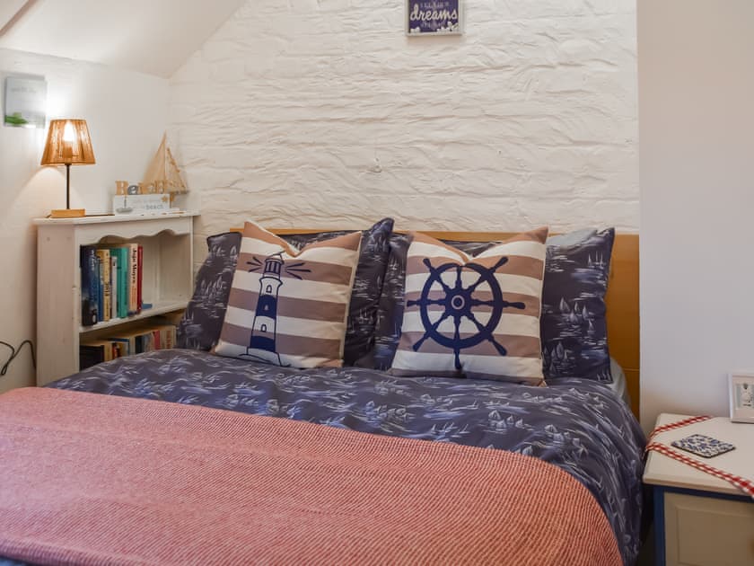 Double bedroom | Turning Tides Cottage, Scratby