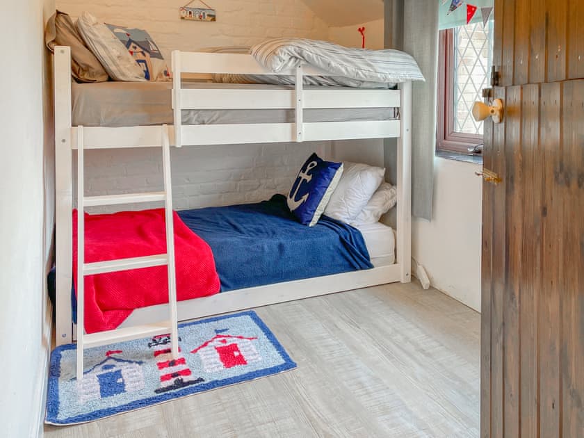 Second bedroom with child bunkbeds | Turning Tides Cottage, Scratby