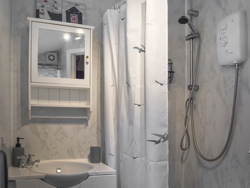 Bathroom | Turning Tides Cottage, Scratby