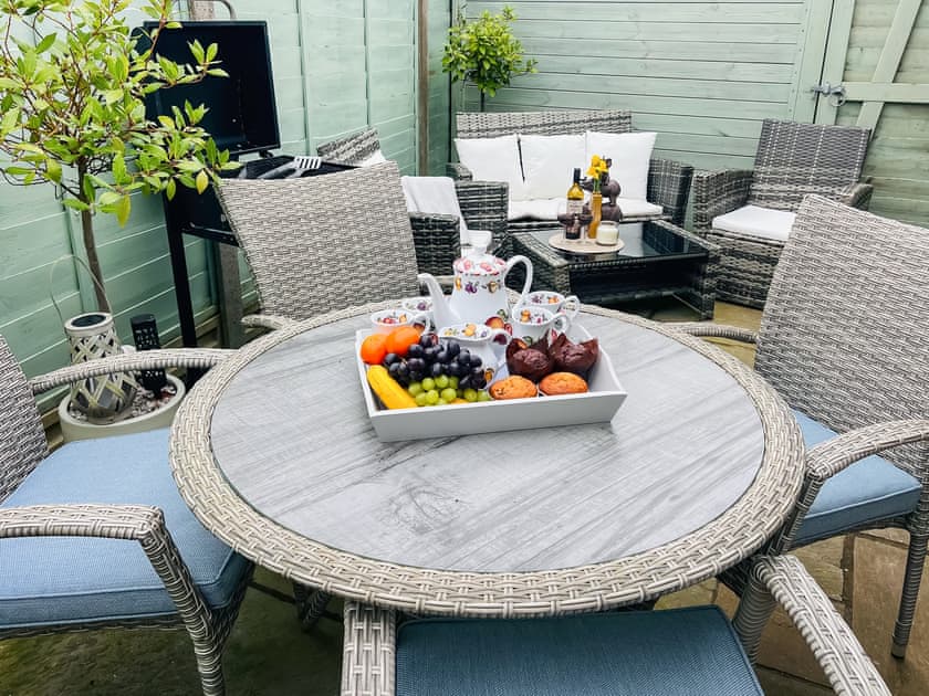 Sitting out area | Lamorna, Littlehampton