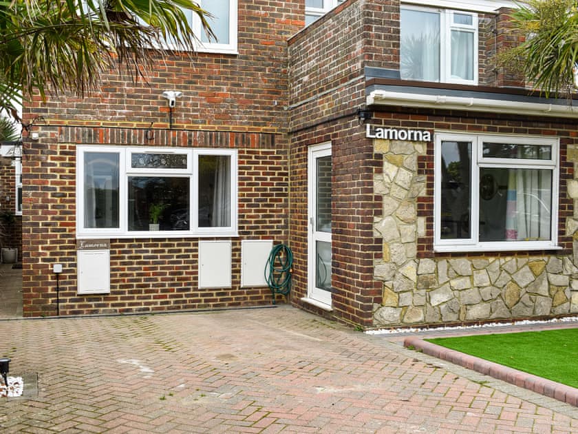 Exterior | Lamorna, Littlehampton