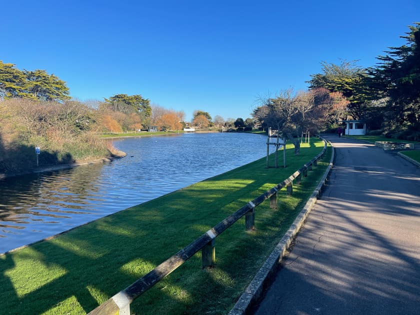 Surrounding area | Lamorna, Littlehampton