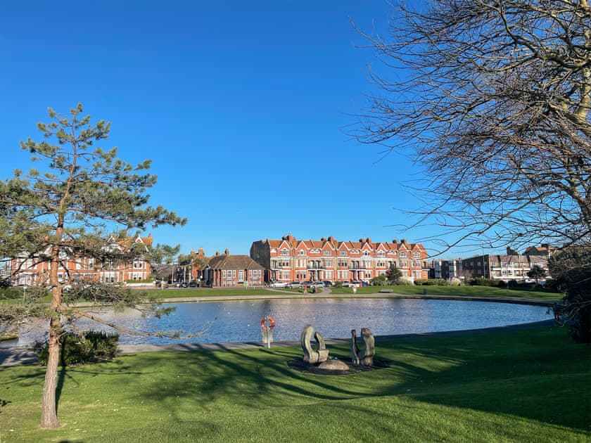 Surrounding area | Lamorna, Littlehampton