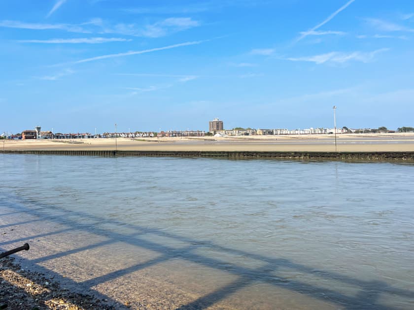 Surrounding area | Lamorna, Littlehampton