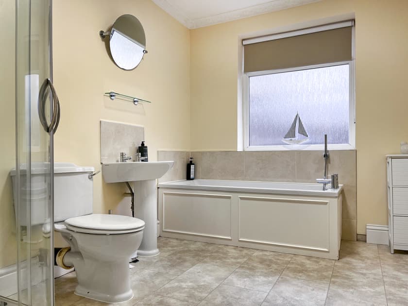 Bathroom | Hollybush Cottage, Buxton