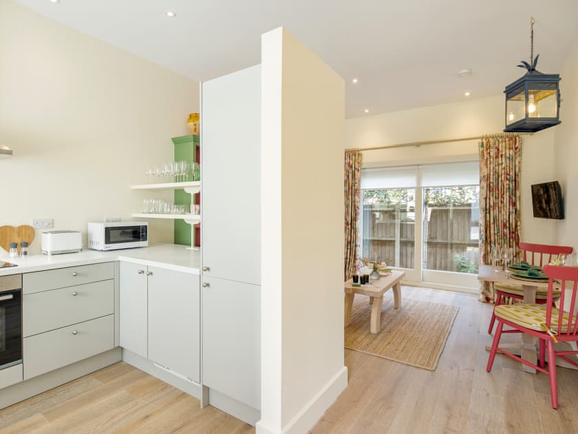 Open plan living space | Champagne Jennie, Docking