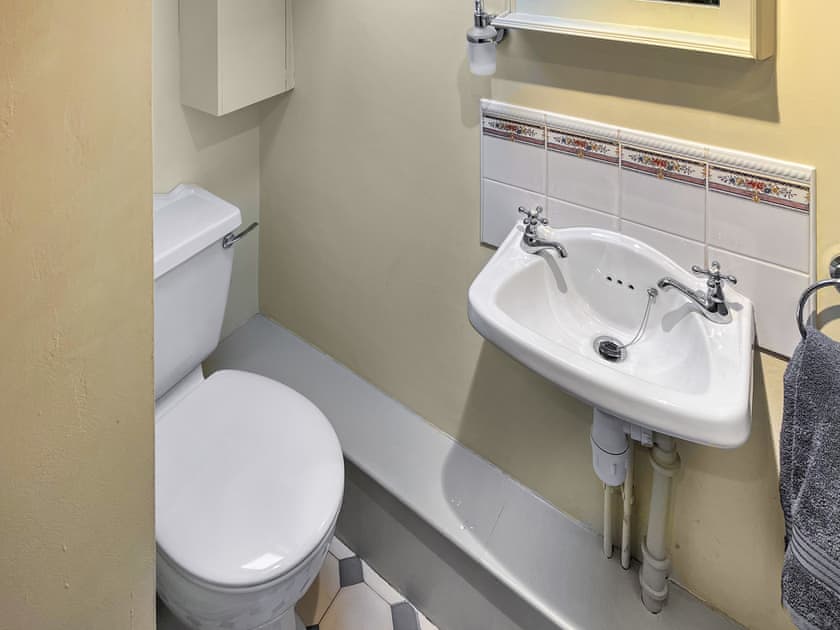 Bathroom | Conflict Cottage, Whitby