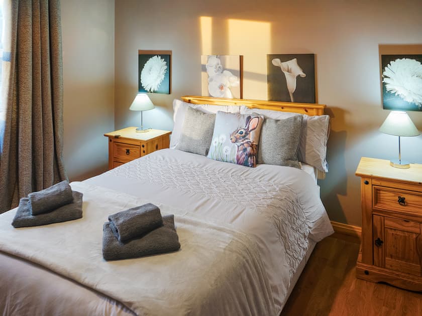 Double bedroom | Norwood, Thornhill