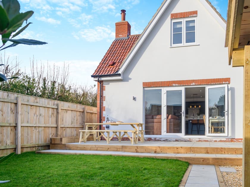 Exterior | Robins Rest, Bacton