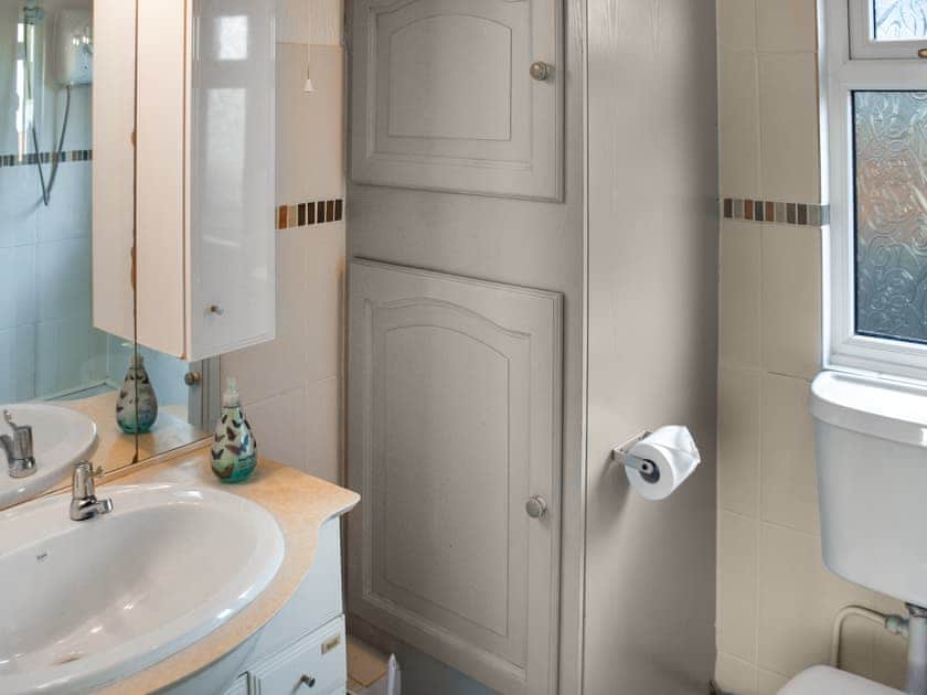Bathroom | Rainbow’s End, Brundall